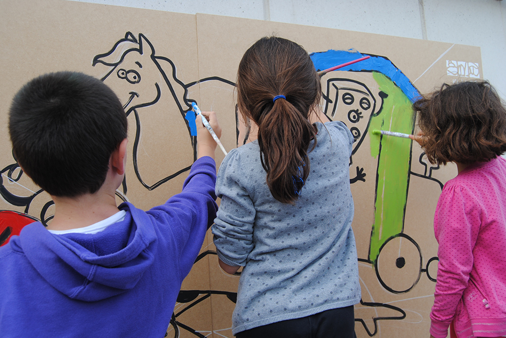 pintando-mural-participativo-kilipo-vitoria